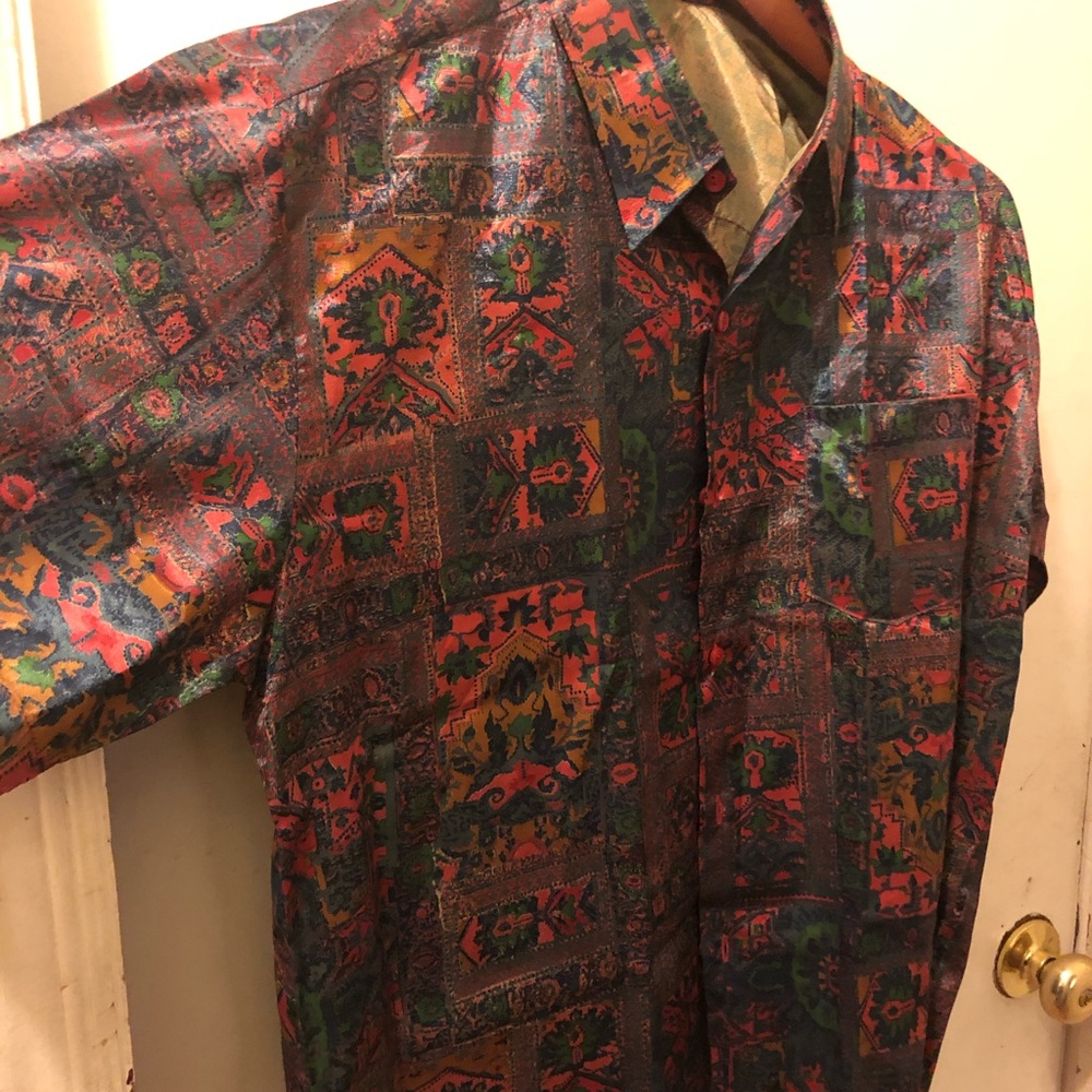 Men’s button down short sleeve shirt.